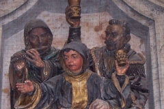 Münchner Kindl mit Weinbecher